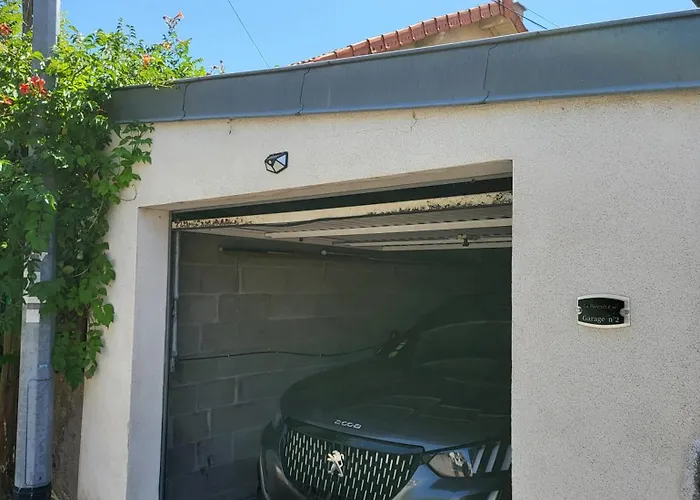 La Parenthese Auvergnate, F3 2 Clermont-ferrand, Parking *